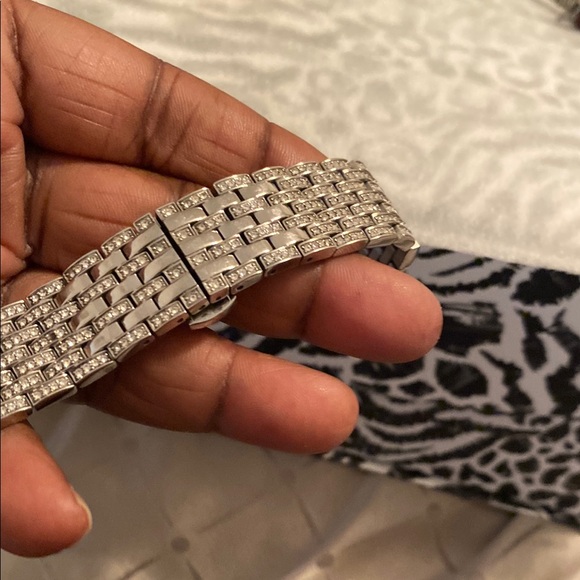 Assorted apple Watch Bands in Silver, Gold, and Brown - Picture 5 of 9